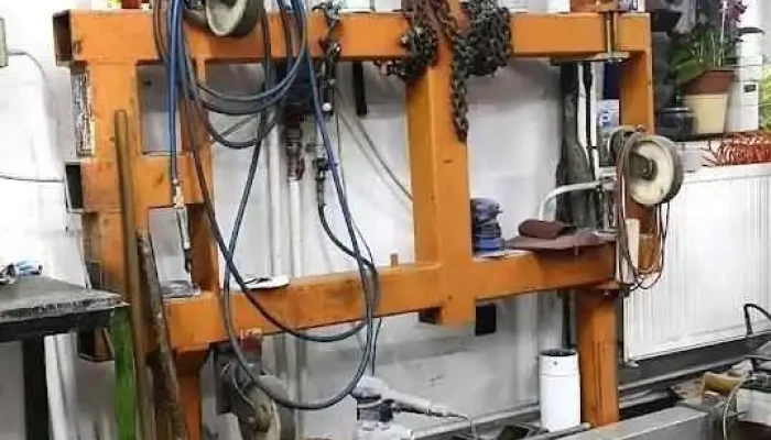 Sipos Miklós karosszéria lakatos mester és gumis műhely - Törökbálint