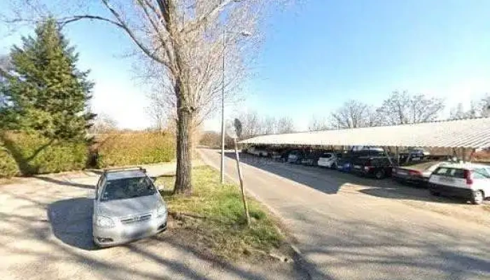 Sitku -  Lux Bt Autokarosszeria Javitas Fenyezes Motor Fenyezes 3 Utcakep Es 360deg - Budapest