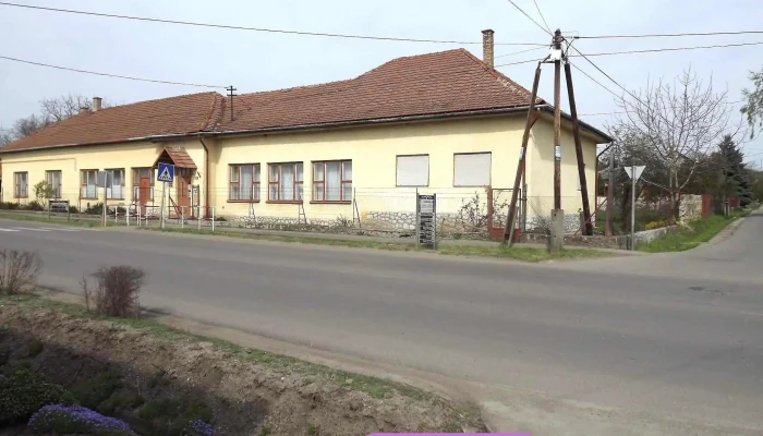 Szent András Római Katolikus Kápolna - Ii. Rákóczi Ferenc Út 213