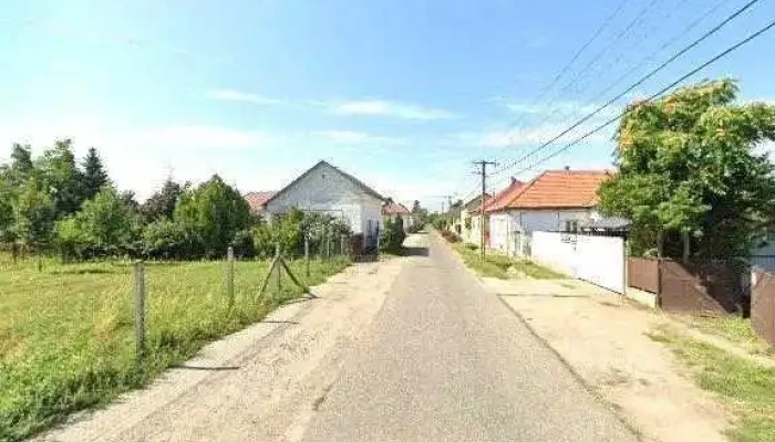 Tetofedes Cserepeslemezzel Vagy Trapezlemezzel Osszes - Nyírbátor