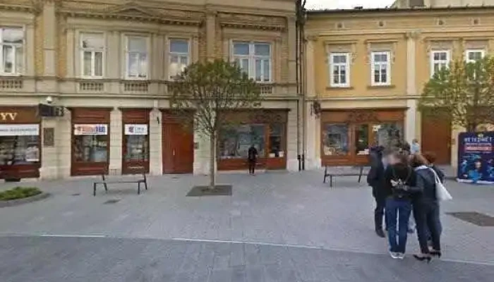 Tip -  Top Cipoaruhaz Utcakep Es 360deg - Székesfehérvár