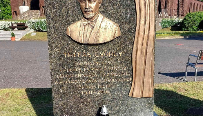 Trefas Gyorgy Sirhelye Ertekelesek - Debrecen