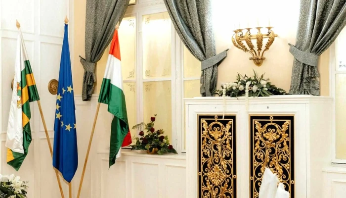 Viii Kerulet Jozsefvarosi Onkormanyzat Polgarmesteri Hivatala Cim - Budapest