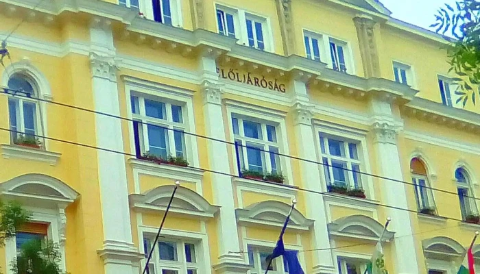 Viii Kerulet Jozsefvarosi Onkormanyzat Polgarmesteri Hivatala Hol - Budapest